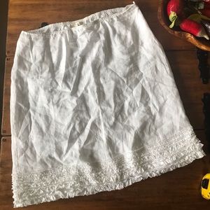 EUC Eileen Fisher Raw Edge Ruffle Accent Skirt 100% Linen WHITE A Line Large L